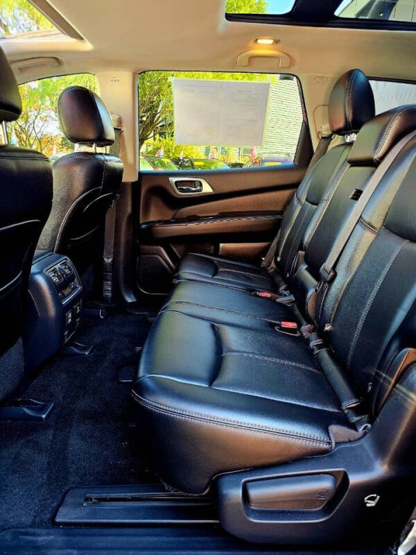 2018 Nissan Pathfinder Platinum