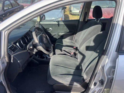 2010 Nissan Versa 1.8 S