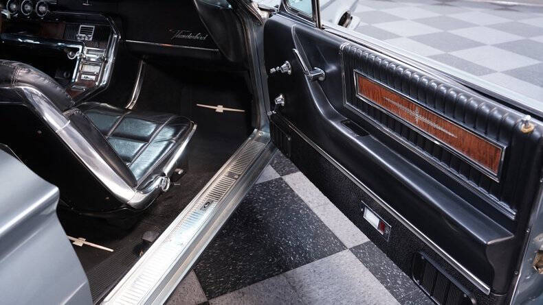 1966 Ford Thunderbird