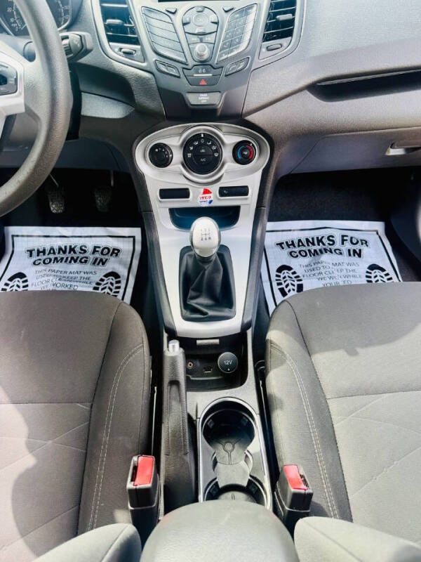 2017 Ford Fiesta SE