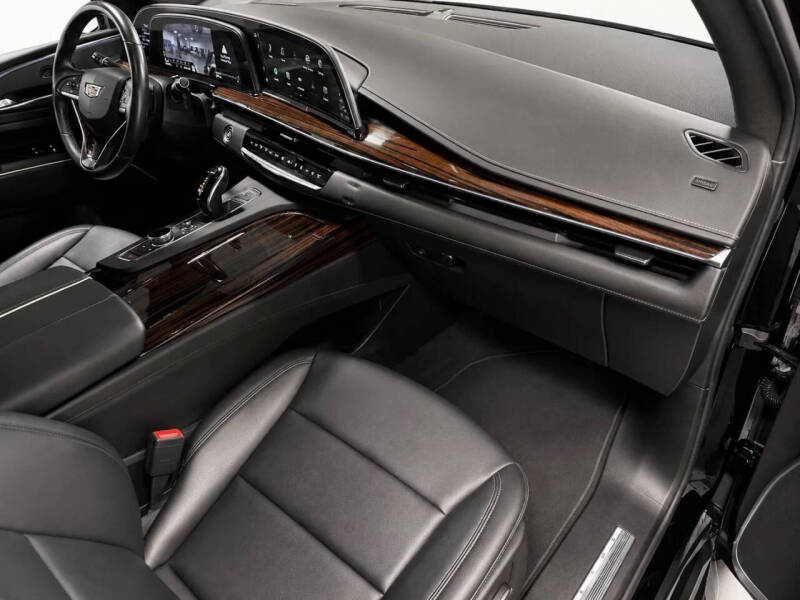 2023 Cadillac Escalade ESV Luxury
