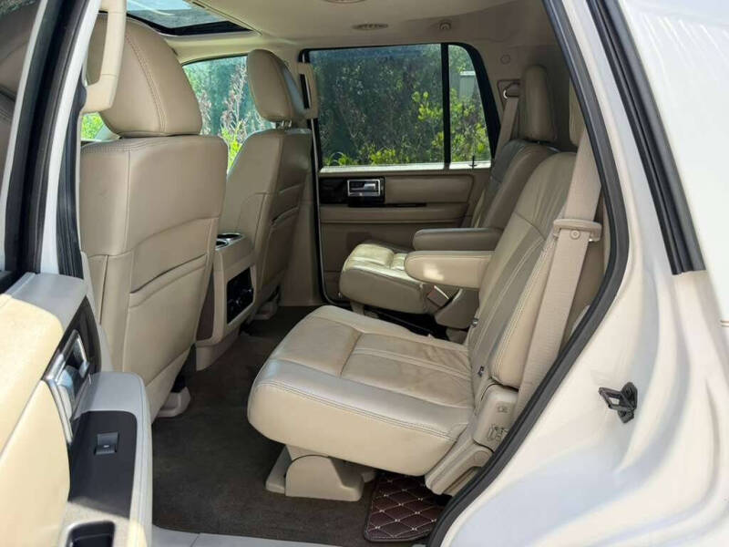 2017 Lincoln Navigator Select
