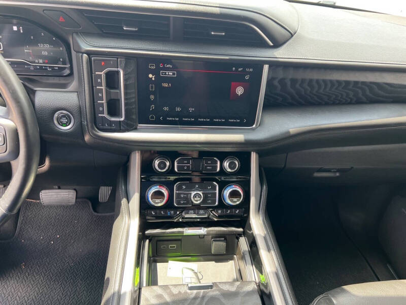 2022 GMC Yukon Denali - Photo 18