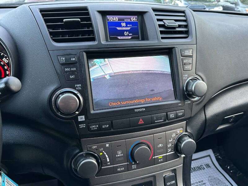 2012 Toyota Highlander SE