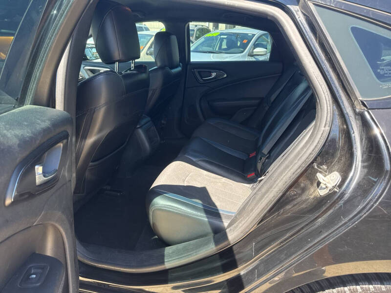2015 Chrysler 200 S