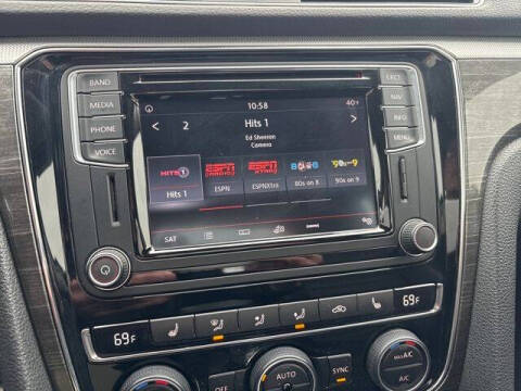 2016 Volkswagen Passat 1.8T SEL Premium