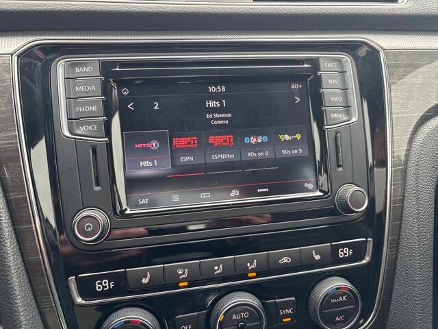 2016 Volkswagen Passat 1.8T SEL Premium