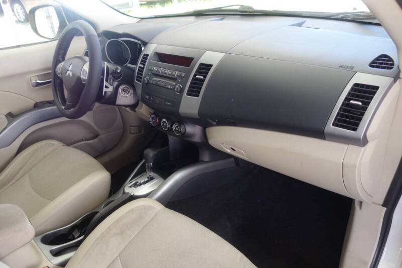 2010 Mitsubishi Outlander SE