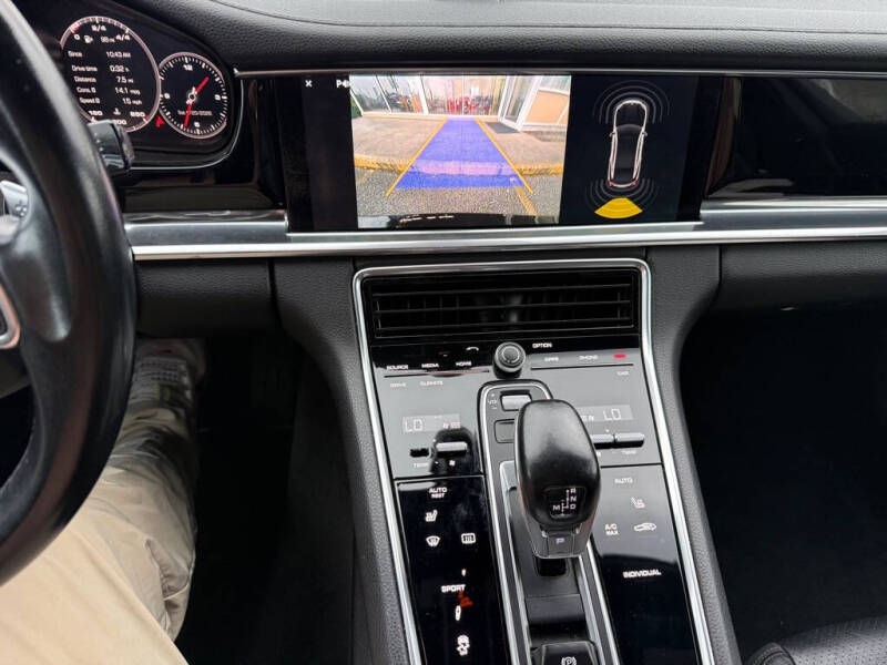 2017 Porsche Panamera