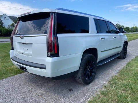 2018 Cadillac Escalade ESV Luxury