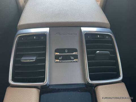 2016 Porsche Panamera 4 Edition