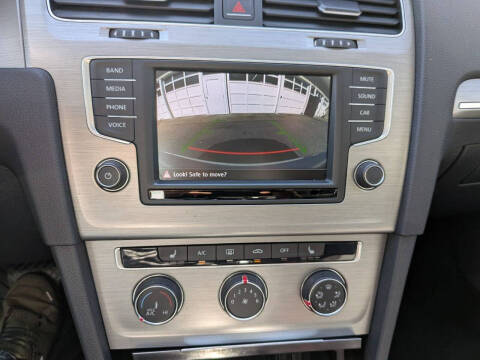 2016 Volkswagen Golf TSI SE