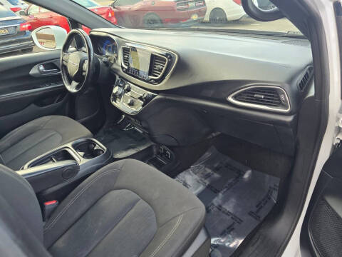 2020 Chrysler Pacifica Touring