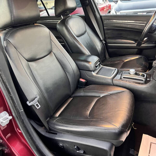 2019 Chrysler 300 Touring