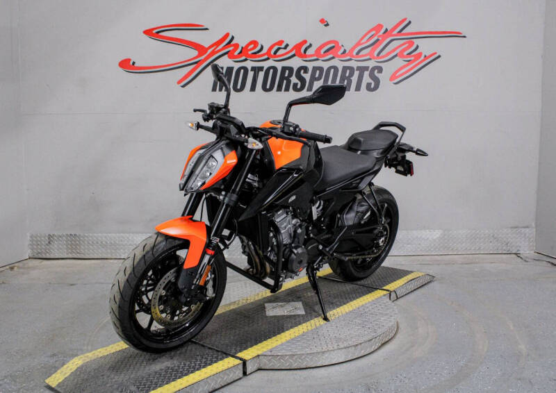 2021 KTM 890 Duke