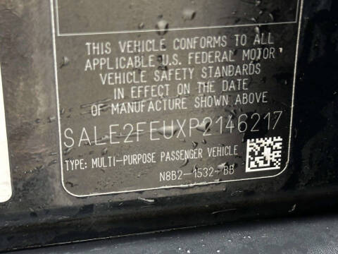 2023 Land Rover Defender 130 X-Dynamic SE