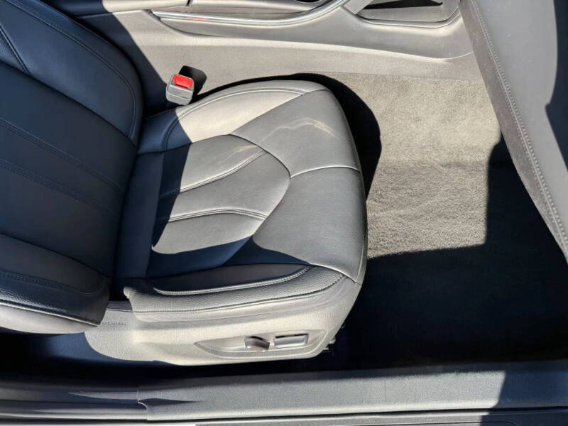 2022 Toyota Avalon XLE