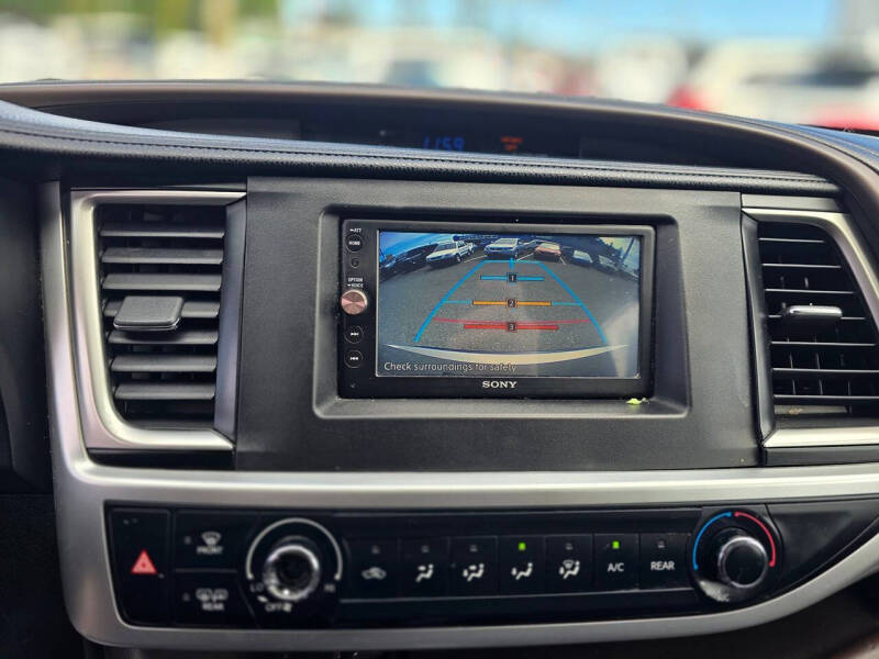 2014 Toyota Highlander LE