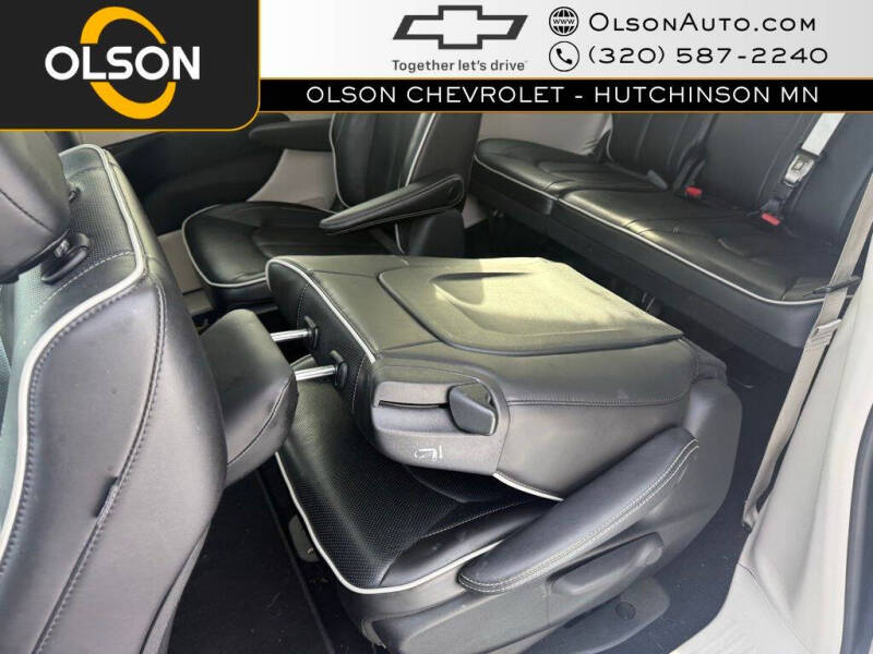 2023 Chrysler Pacifica Plug-In Hybrid Limited