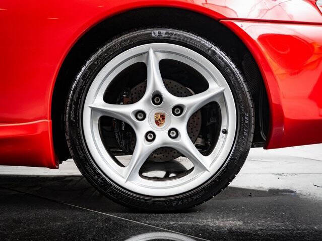 2004 Porsche 911 Carrera 4