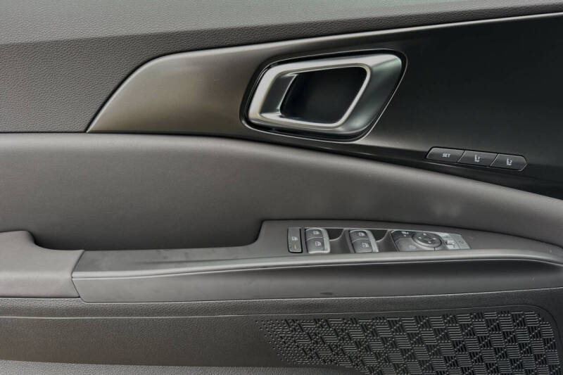 2025 Kia Carnival SX