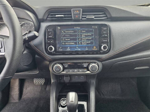 2025 Nissan Versa SR