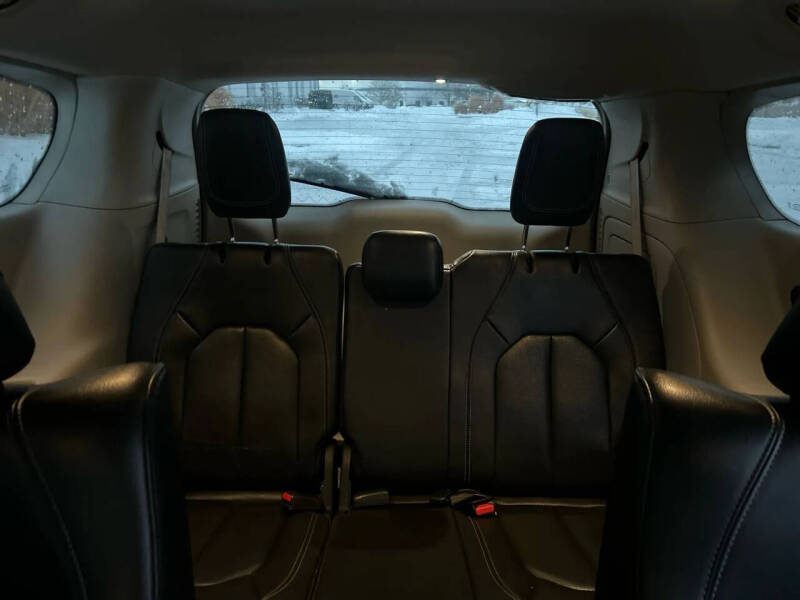 2022 Chrysler Pacifica Hybrid Touring L