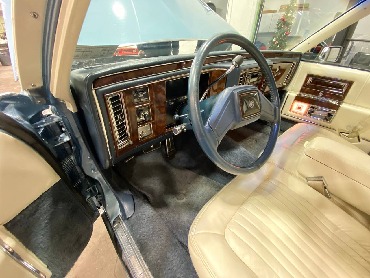 1991 Cadillac Brougham for sale at Vintage Motors USA in Roselle, NJ