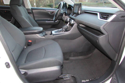 2020 Toyota RAV4 Hybrid LE