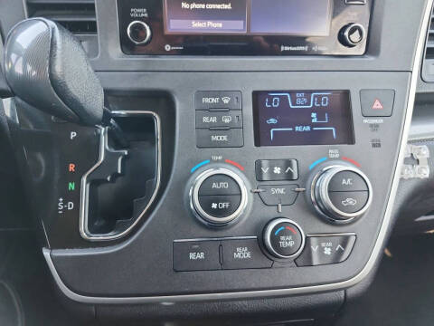 2020 Toyota Sienna SE Premium 8-Passenger
