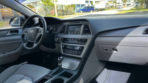 2017 Hyundai Sonata Hybrid SE