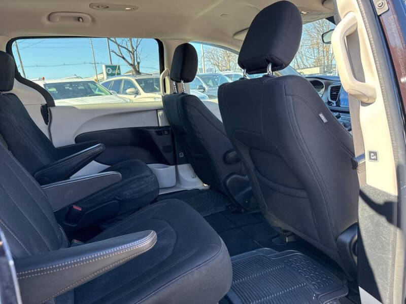 2017 Chrysler Pacifica Touring