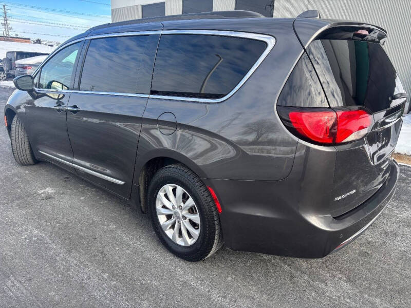 2017 Chrysler Pacifica Touring Plus