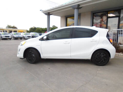 2016 Toyota Prius c Two