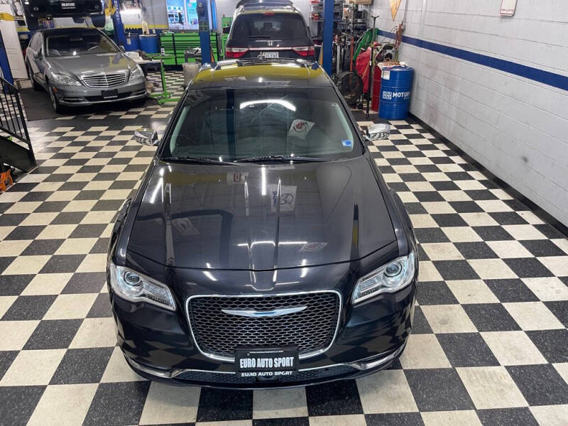 2017 Chrysler 300 C