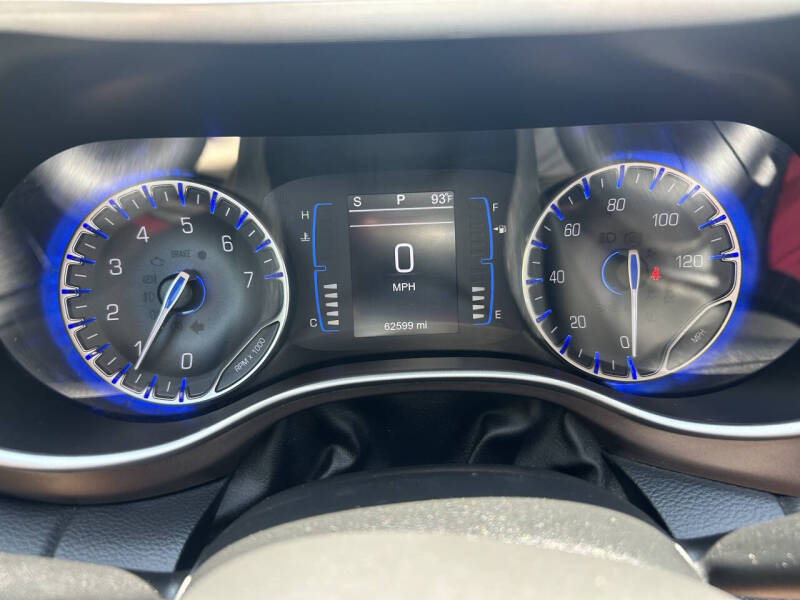 2017 Chrysler Pacifica Touring-L