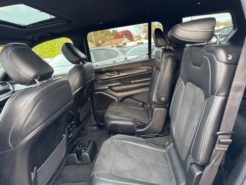 2022 Jeep Grand Cherokee L Altitude