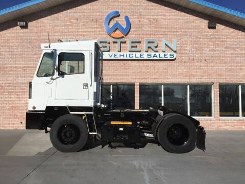 2006 Capacity TJ5000 Yard Spotter