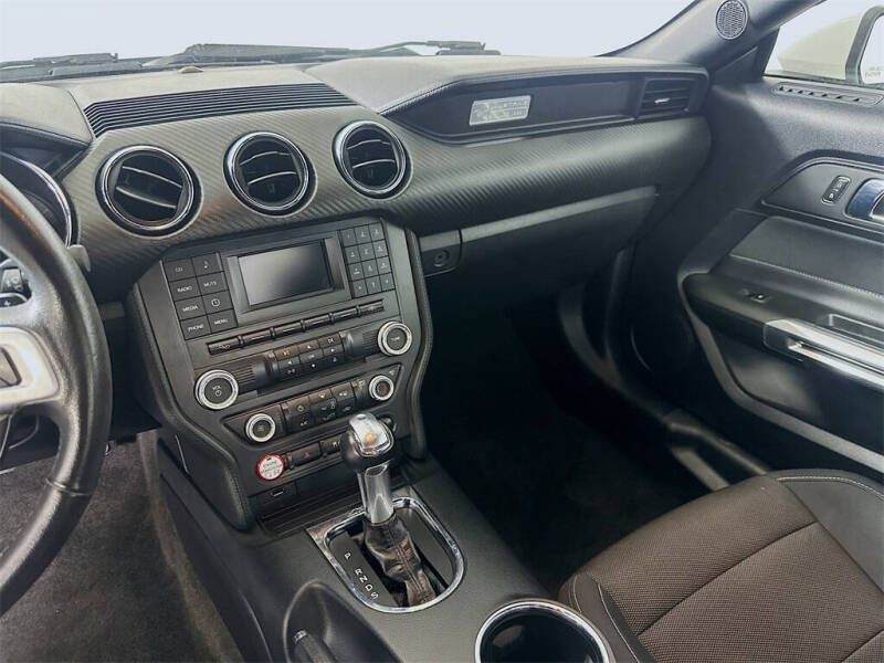 2015 Ford Mustang V6