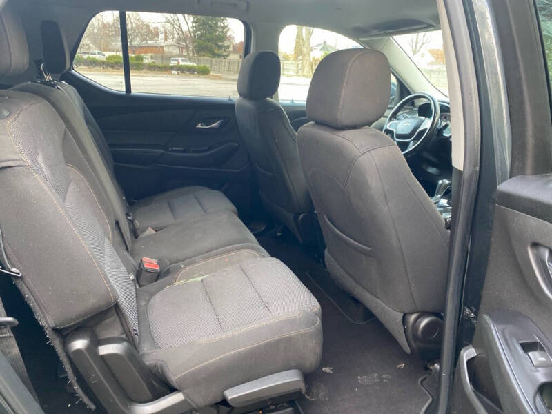 2018 Chevrolet Traverse LT Cloth