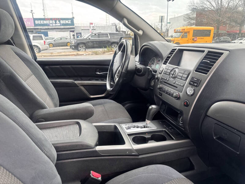 2015 Nissan Armada SV