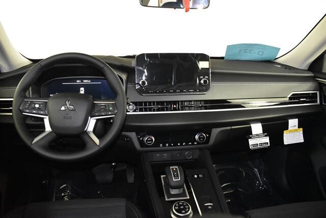 2025 Mitsubishi Outlander PHEV SE