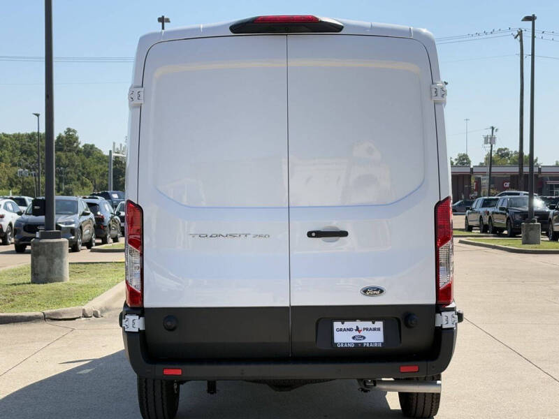 2025 Ford Transit 250