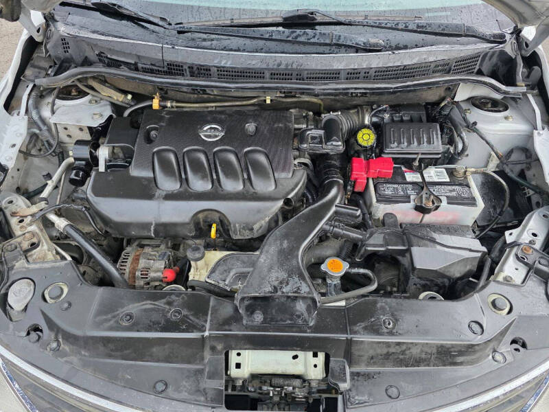 2011 Nissan Versa 1.8 S