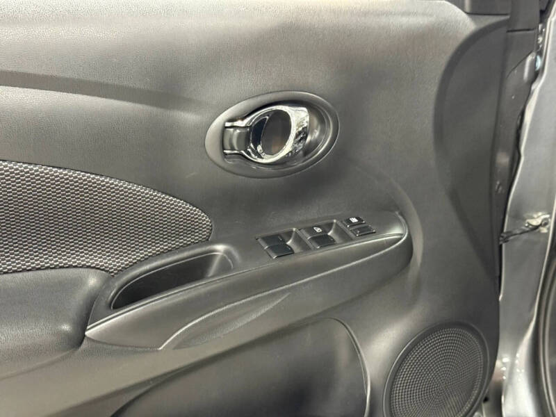 2019 Nissan Versa SV