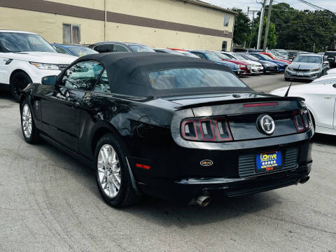 2014 Ford Mustang V6