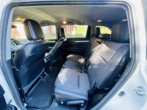 2017 Toyota Highlander LE Plus