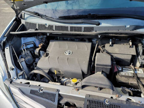 2015 Toyota Sienna XLE 7-Passenger