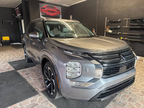 2022 Mitsubishi Outlander for sale at TOP SHELF AUTOMOTIVE in Newark NJ