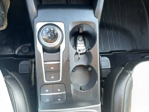 2022 Ford Escape Titanium